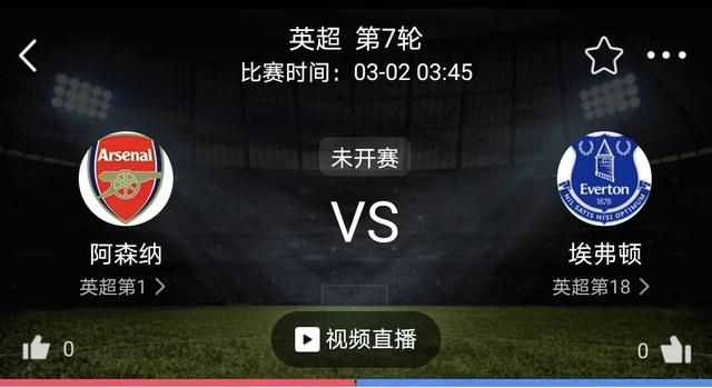 在乏味的沙漠里拍摄到一点人迹，这个遗迹是罕见的，是大沙漠里的一个奇特的意象。